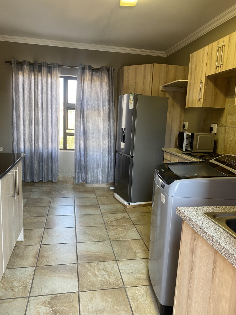 2 Bedroom Property for Sale in Gateway Manor North West